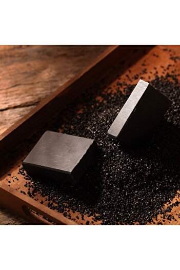 Nucul din lavandă Handmade soap with activated charcoal, Lavender Walnut, 100 gr