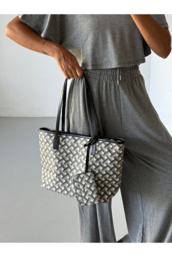 ALTUDA Torry Women's Shoulder Bag - Wallet Detailed