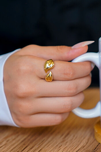 The Collection Vip Women's Minimal Modern Heart Detailed Adjustable Gold Ring
