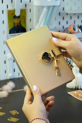Victoria's Journals Diary with Lock, Notebook-Metallic- Boxed 13X18 Cm. Hush