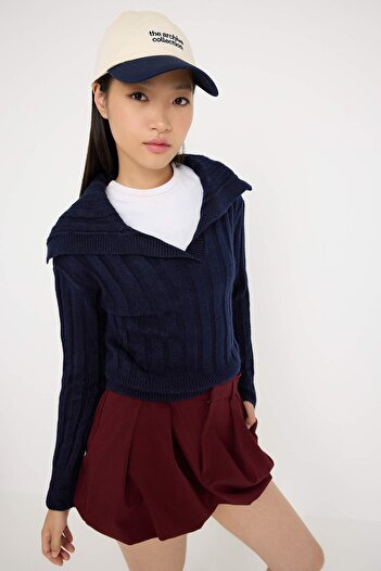 Trendyol Collection Pulover pentru adolescenți, albastru bleumarin, cu textura moale, crop/scurt, tricotaj TWOAW26KZ00138