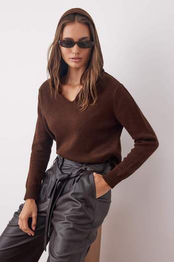 Trendyol Collection Brown Soft Textured Wide Fit Knitwear Sweater Twoaw26Kz00147