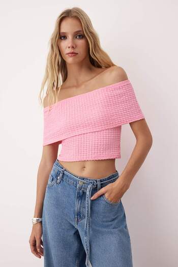 Trendyol Collection Pink Textured Karmen Collar Body Fitting Crop Stretchy Knitted Blouse Twoss25Bz00602