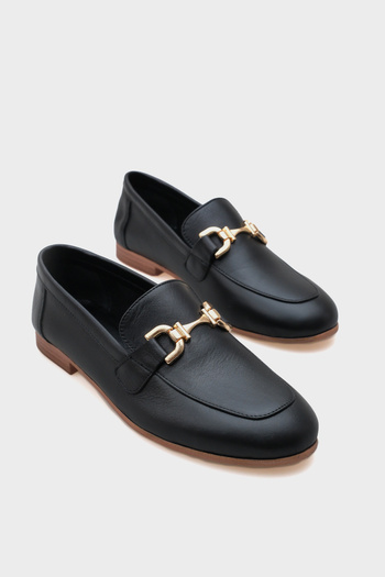 Capone Outfitters Жіночі чорні мокасини з натуральної шкіри із золотою пряжкою