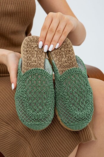Moda Devrin Green Closed Front Straw Knitted Outdoor and Home Slippers