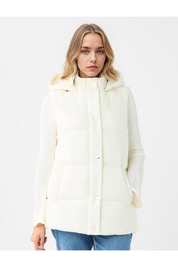Jimmy Key Ecru Hooded Detailed Quilted Patterned Puff Vest