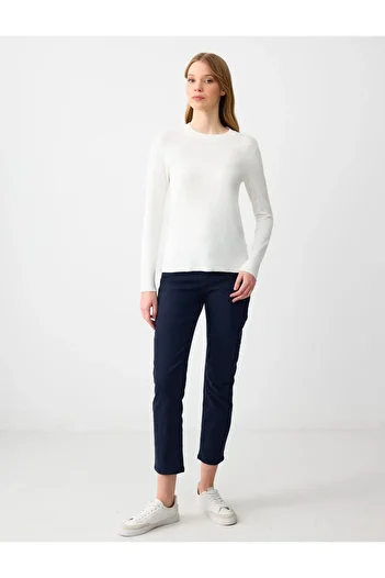 Jimmy Key Ecru Crew Neck Long Sleeve Solid Cut Knitwear Sweater