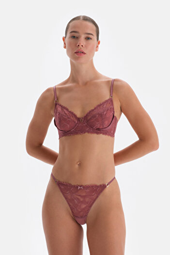 Dagi Thong with Dusty Rose Lace and Accessory Detail