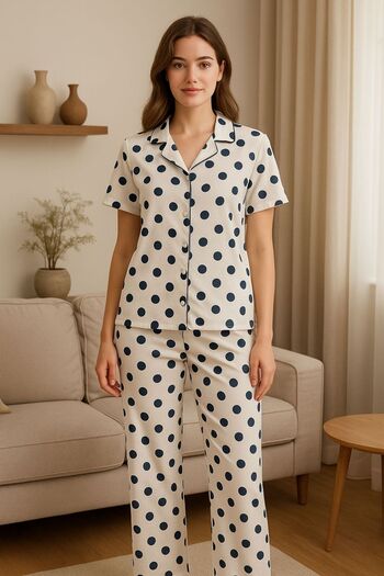 RUKOD Set de pijamale pentru femei, alb, cu model de buline, din lycra Milan, cu nasturi, cu fundul lung