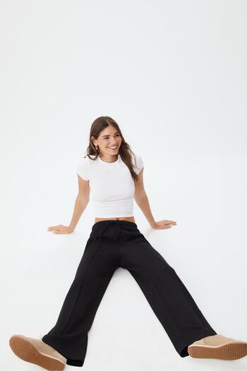 Stradivarius Soft-touch wide-leg trousers with seam detail