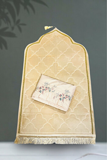 Home Prayer set, mihrab rug and prayer sheet, made of soft, comfortable and cool fabric to give you comfort and elegance