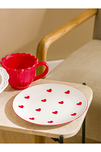 LC Waikiki |   Heart Printed Porcelain Plate 21 cm