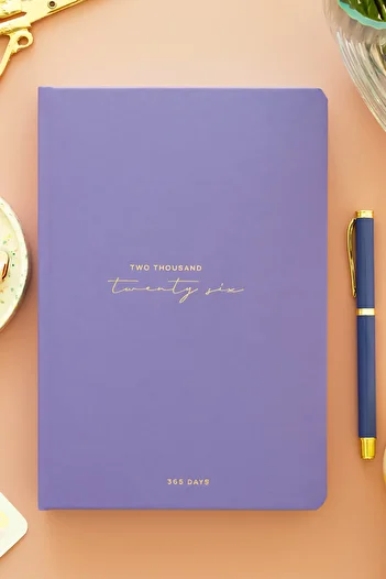 Matt Notebook Agenda de zi întreagă A5 pentru anul 2026 15x22 cm - 365 de zile Lila