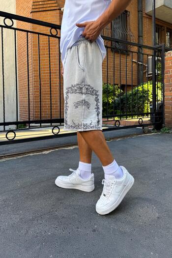 Flaw Wear Embroidered Elastic Waist Shorts