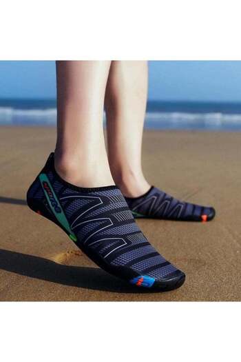 ShebSheb Beach Water Shoes for Women and Man, Slip-On And Non-Slip Black Aqua Swimming Shoes for Poo