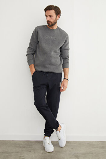 Fulla Moda Embroidered Elastic Waist Jogger Sweatpants