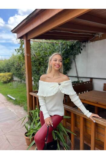For Angels Madonna Collar Sweater with Stone Accessories
