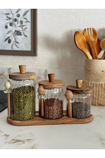 Qerhome 3-Piece Borosilicate Glass Spice Jar Set with Acacia Stand and Acacia Lid 450 - 550-750 ml