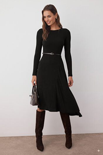 Trendyol Collection Negru, drept, linie A/curbată, cu detaliu de centură, cu decolteu, rochie maxi tricotată elastică TWOAW26EL00018