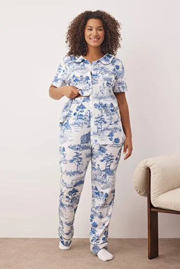 Trendyol Curve Blau geblümtes Baby-Kragen-Strick-Pyjama-Set TBBAW26AI00002