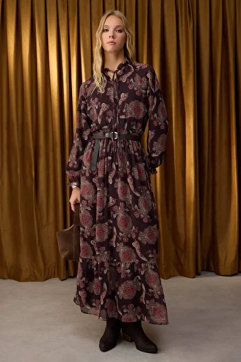 Trendyol Modest Speciální kolekce Hnědé šifonové hidžábové šaty s podšívkou a vzorem TCTAW26EB00020