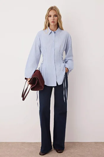 Trendyol Modest Μπλε ριγέ υφαντό πουκάμισο με λεπτομέρεια δεσίματος στη μέση TCTSS25TG00003