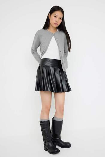 Trendyol Collection Teen Black Pleated Faux Leather Woven Mini Skirt Twoaw26Et00040