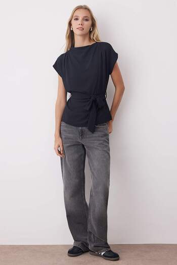 Trendyol Collection Μαύρη υφασμένη μπλούζα χωρίς μανίκια με ζώνη TWOAW26BZ00057