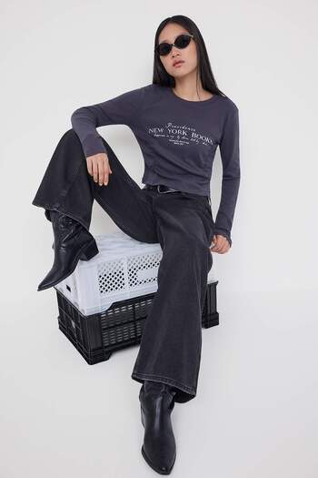 Trendyol Collection Anthracite Slogan Printed Fitted/Slim Fit Knitted T-Shirt Twoaw26Ts00017