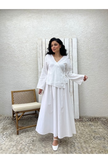 KÜÇÜĞÜM BUTİK White Tie-Up Muslin Blouse