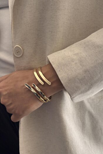 New Obsessions Vip Gold Geometric Thick Handcuff Bracelet