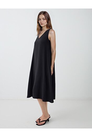 Jimmy Key Black V-Neck Loose Cut Woven Dress