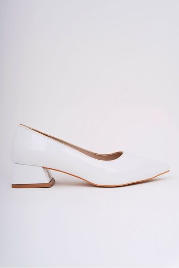 VİP SMR MODA Babet Women's Daily Comfortable Pointed Toe Gold Leather Detailed 3 cm Heels