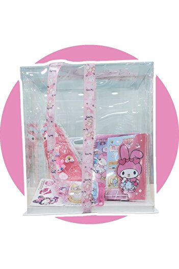 KAZUKO A special box for My Melody fans containing a stylish and useful school supplies set.