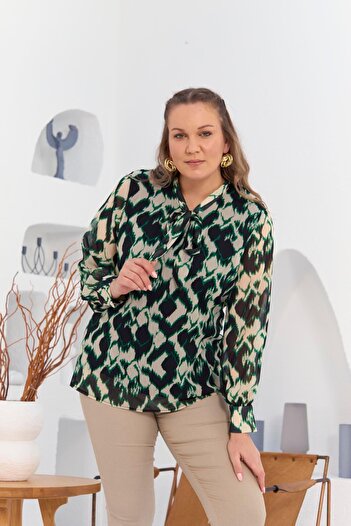 Imagine Giyim Plus Size Black Chiffon Blouse with Collar Scarf Detail – a Special Design Where Elegance and Chic Meet