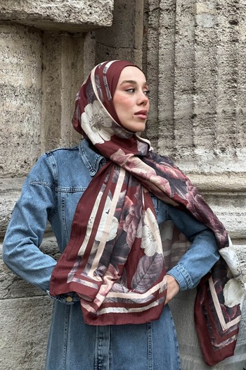 YEDİLALE Mixed Flower Patterned Bamboo Shawl