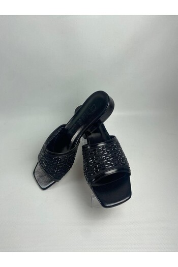 FTT SHOPPING MARKET Black leather embroidered slippers