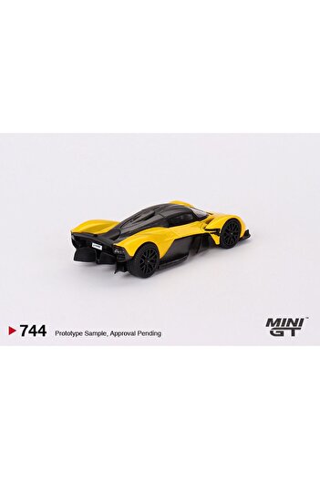 mini gt Macheta auto Aston Martin Valkyrie Sunburst Yellow 2023 (LHD) 1:64 MIniGT