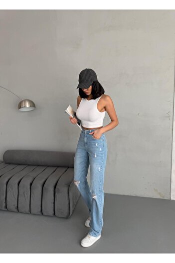 Zeo Basic Women's Straight Jeans with Ripped Detail, Medium Waist, Pipe Leg Jeans, Medium Blue