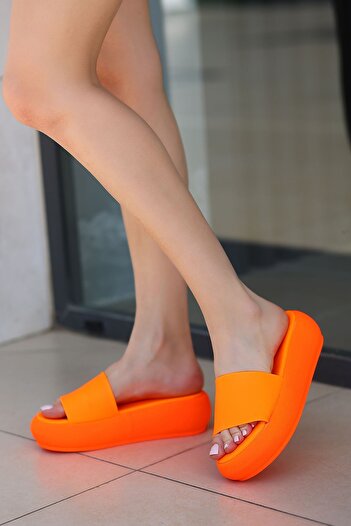 Madam Tarz Arena-401 Thick Soled Slippers