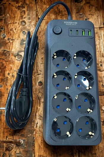 Buffer ®   كابل تمديد حراري مع حماية من زيادة التيار - 8 مقابس، مع منفذي USB ومنفذي Type-C، مقبس متعدد قوي