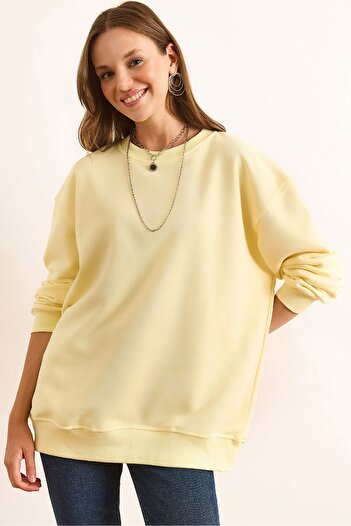 Olalook Women's Yellow Stitching Detailed Thick Non-Shardon Basic Sweatshirt Swt-19000725