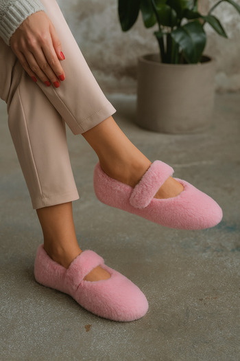 Beyond Women's Pink Thick Strap Mary Jane Feather Casual Ballerinas Byndmj002