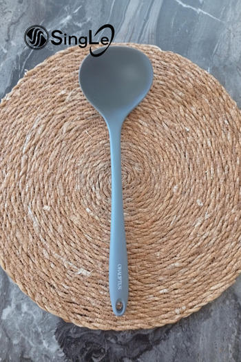 Single Heat Resistant Fireproof Non-Stick Silicone 28 cm Ladle with Hard Tip