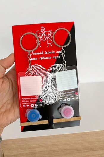 Remiuse Anniversary Gift Couple Keychain with Music Design Featuring a Heart-Shaped Design with Fingerprint