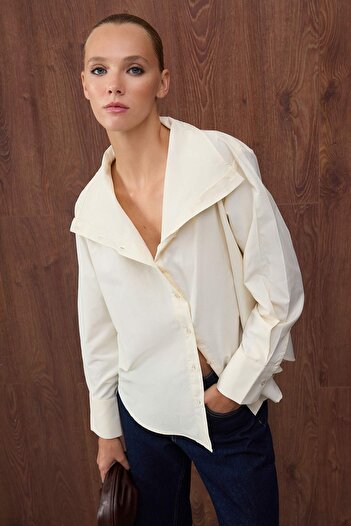 Trendyol Collection Special Collection Stone Collar Detail Off Shoulder Shirt Twoaw26Go00035