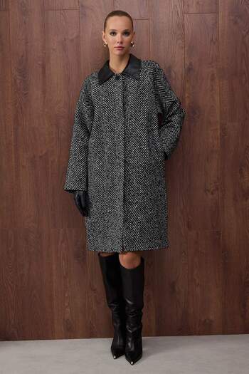 Trendyol Collection Special Collection Black Collar Detailed Mono Closure Oversize Wool Long Cashmere Coat Twoaw26Kb00043