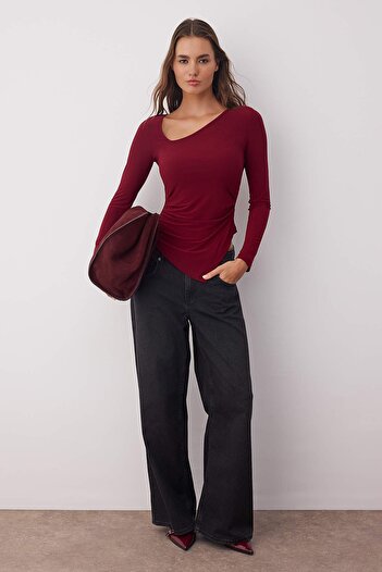 Trendyol Collection Burgundy Asymmetrical Collar Detail Body Fitting Stretch Knitted Blouse Twoaw26Bz00117