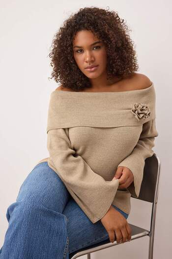 Trendyol Curve Mink Carmen Collar Flower Detail Slim Knitwear Sweater Tbbaw26An00037