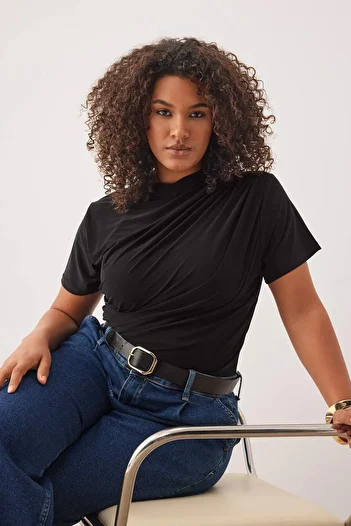 Trendyol Curve Μπλούζα Μαύρη Αμμώδης Πλεκτή Plus Size